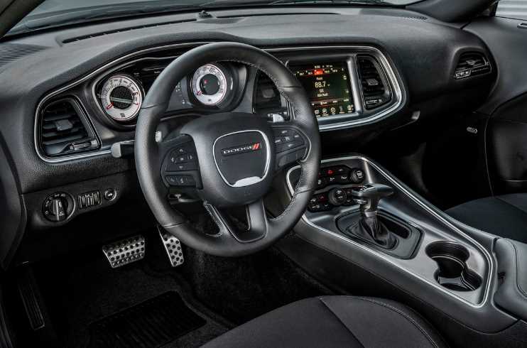 2022 Dodge Challenger Interior