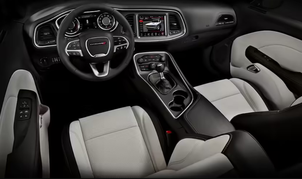 2023 Dodge Challenger SXT Interior