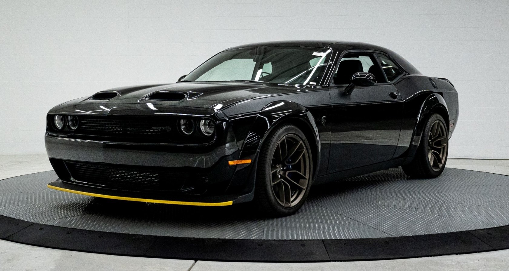 2026 Dodge Challenger SRT Hellcat Jailbreak Dimensions Performance  2026 Dodge Challenger SRT Hellcat Jailbreak Dimensions Performance
